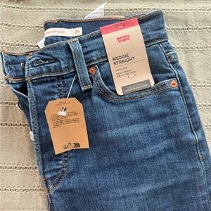 Levi’s Wedgie Straightt